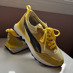 PUMA x POKEMON‎ Pikachu Rider FV Sneakers